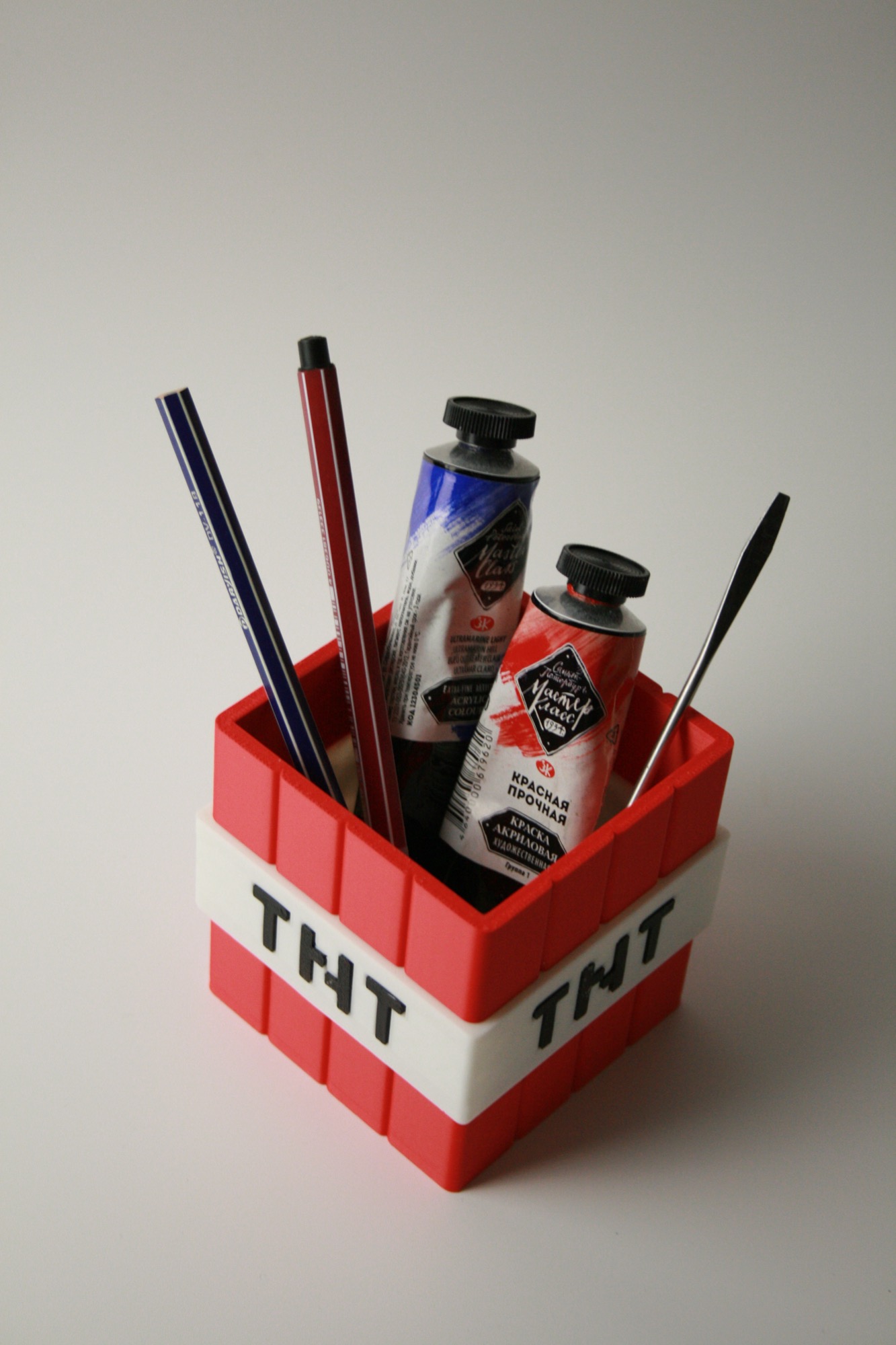 Декоративный объект TNT 4